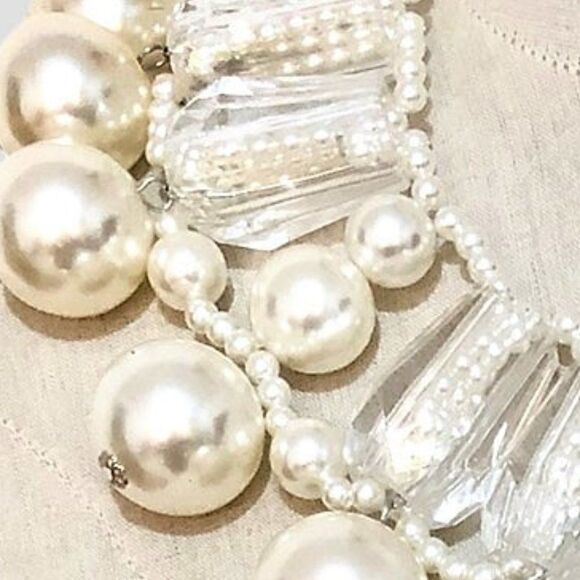 Lucite Bead White Faux Pearl Statement Necklace - Picture 4 of 7